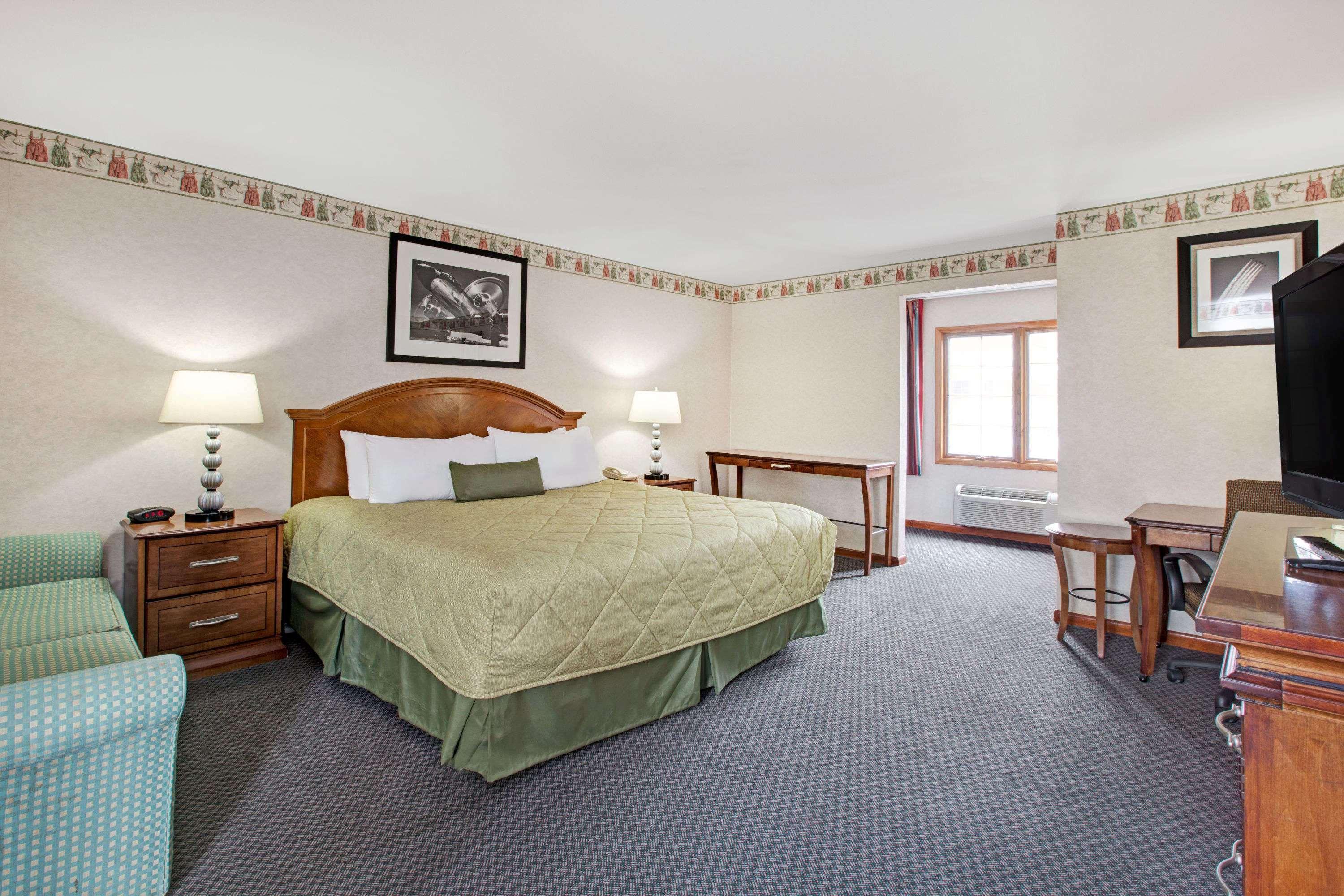 Ramada Inn Flemington Esterno foto