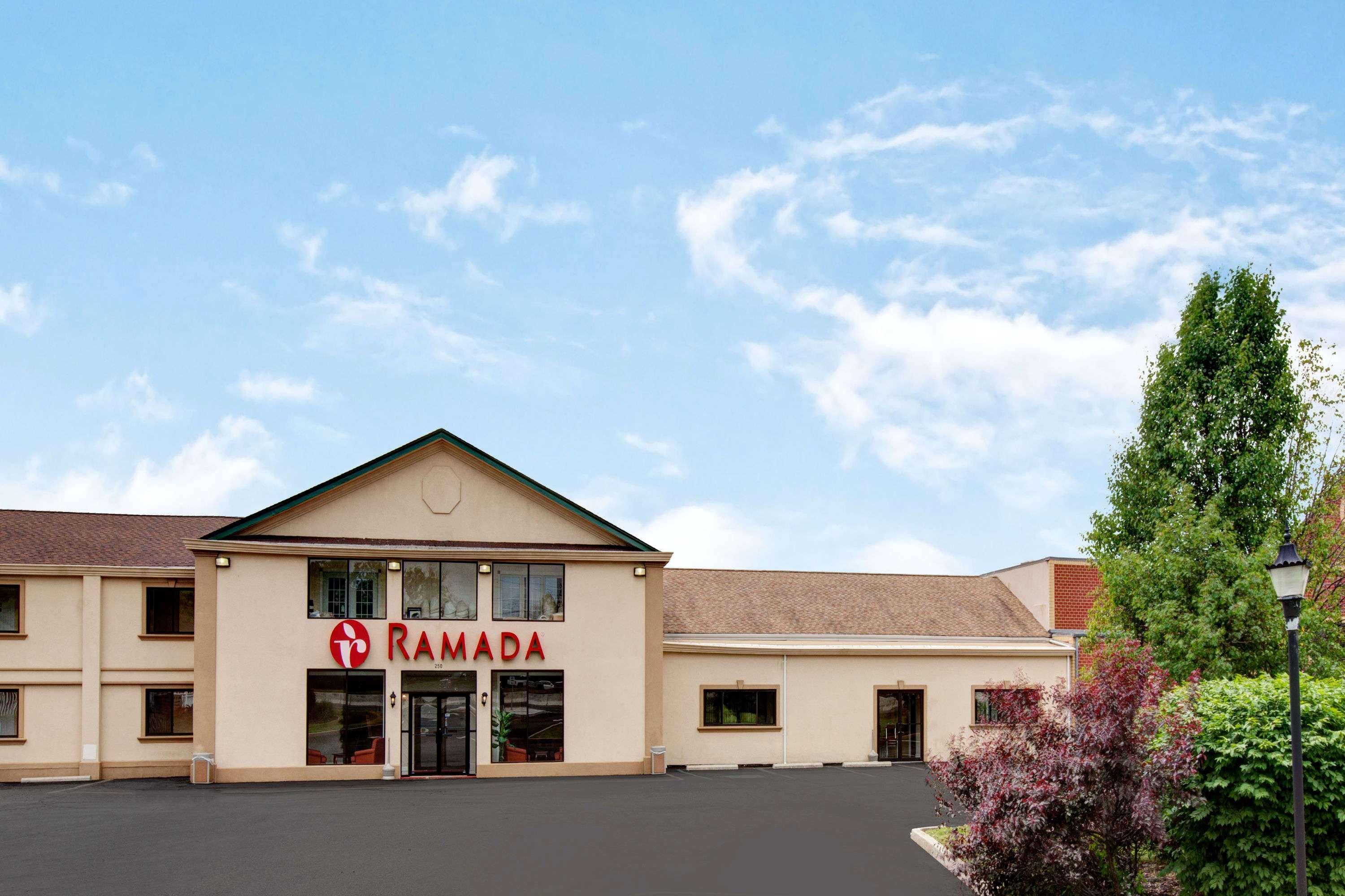 Ramada Inn Flemington Esterno foto