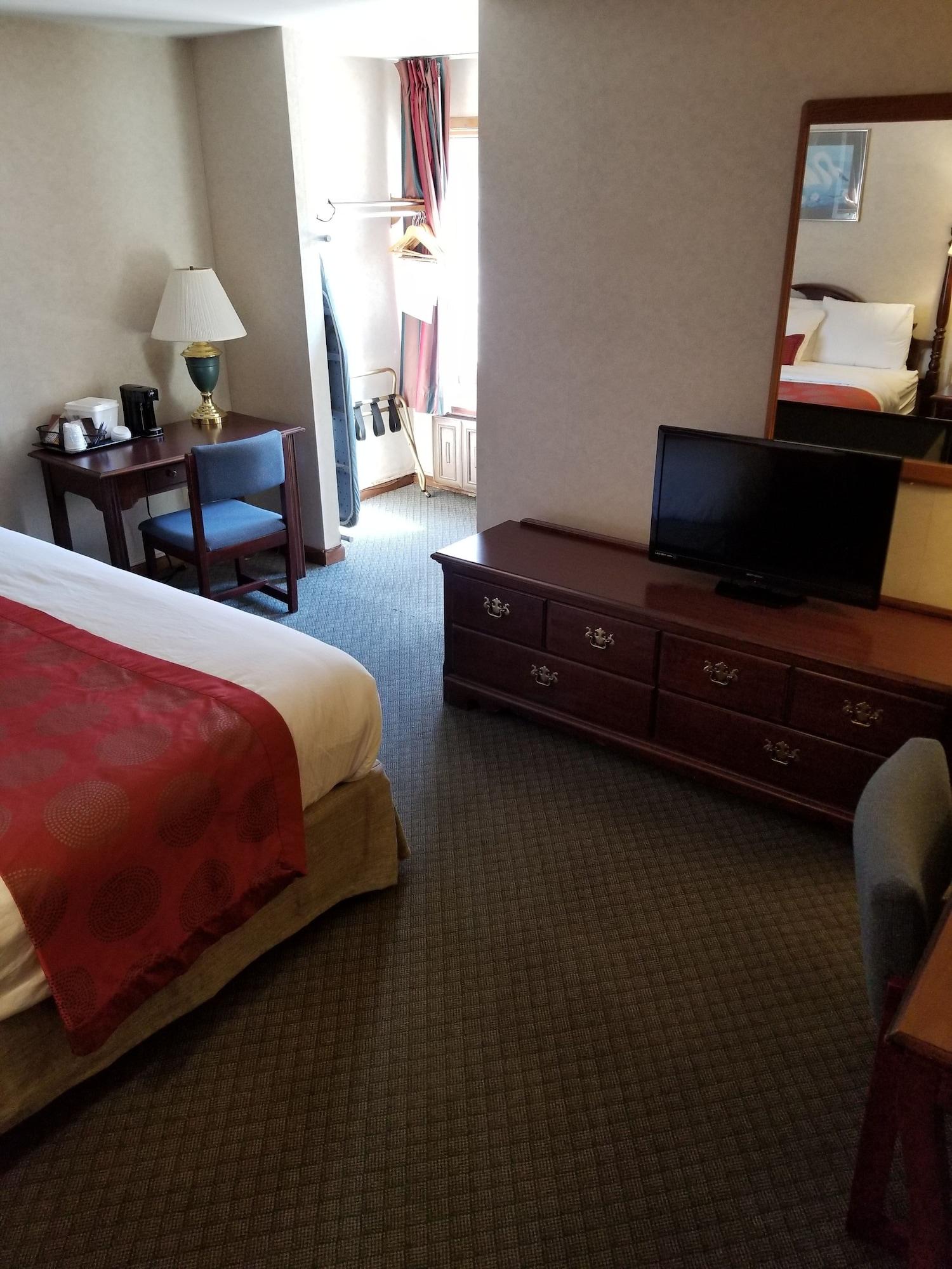 Ramada Inn Flemington Esterno foto